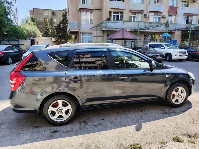 Kia  2008, 240,000 km - 1.4 l - Bakı