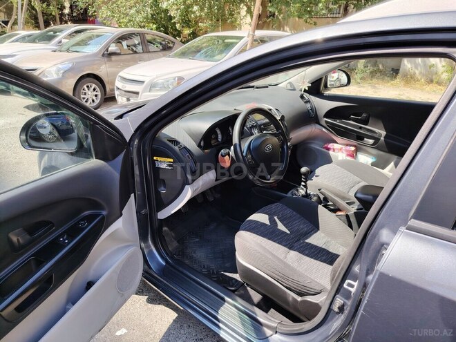 Kia  2008, 240,000 km - 1.4 l - Bakı