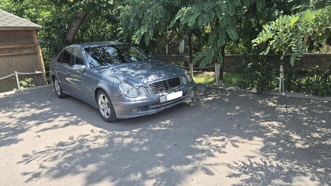 Mercedes E 220 d 2004, 88,925 km - 2.2 l - Sabirabad