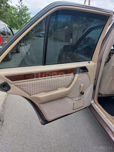 Mercedes E 300 d 1994, 490,000 km - 3.0 l - Astara