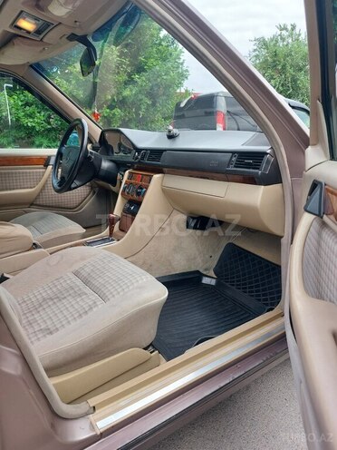 Mercedes E 300 d 1994, 490,000 km - 3.0 l - Astara