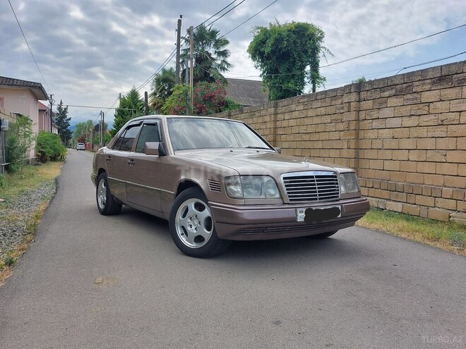 Mercedes E 300 d 1994, 490,000 km - 3.0 l - Astara