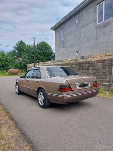 Mercedes E 300 d 1994, 490,000 km - 3.0 l - Astara