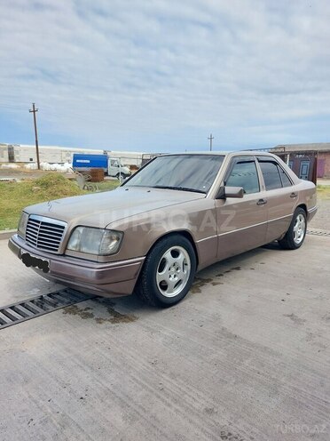 Mercedes E 300 d 1994, 490,000 km - 3.0 l - Astara
