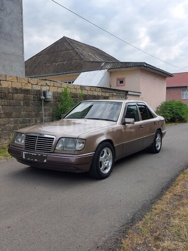 Mercedes E 300 d 1994, 490,000 km - 3.0 l - Astara