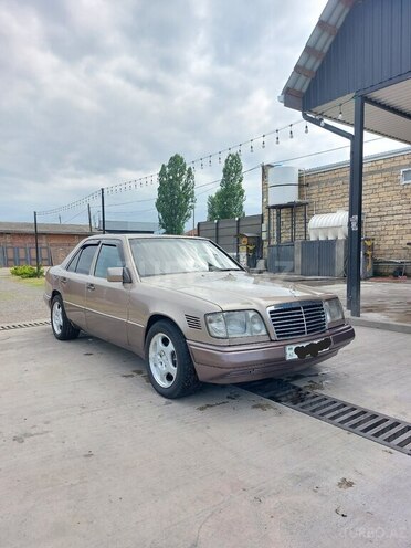Mercedes E 300 d 1994, 490,000 km - 3.0 l - Astara