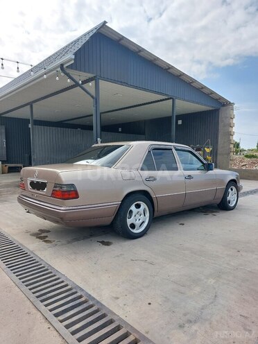 Mercedes E 300 d 1994, 490,000 km - 3.0 l - Astara