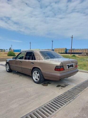 Mercedes E 300 d 1994, 490,000 km - 3.0 l - Astara