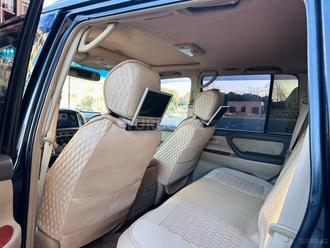 Toyota Land Cruiser-13