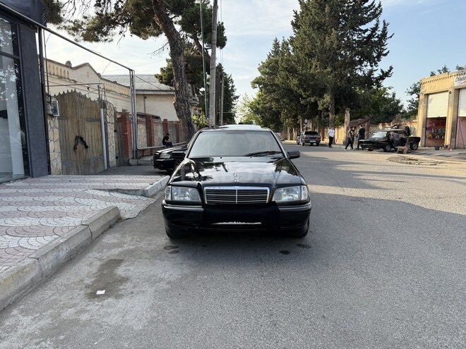 Mercedes C 200 1995, 423,000 km - 2.0 l - Qazax