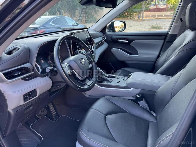 Toyota Highlander-12