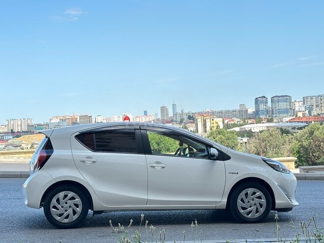 Toyota Aqua 2018, 65,000 km - 1.5 l - Bakı