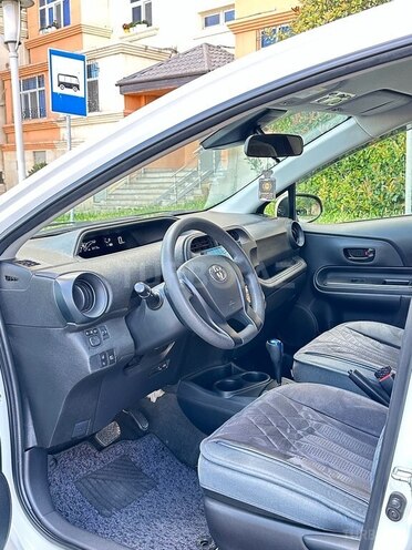 Toyota Aqua 2018, 65,000 km - 1.5 l - Bakı