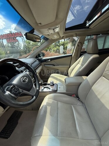 Toyota Camry-10