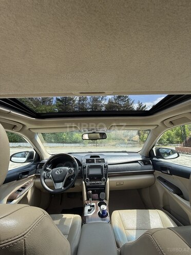 Toyota Camry-8