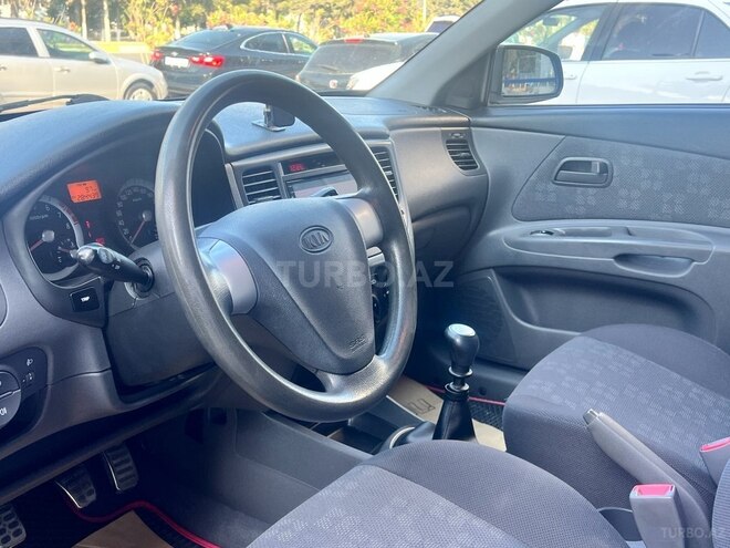 Kia Rio-5