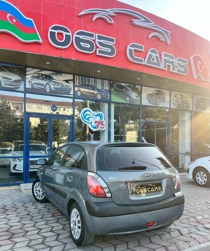Kia Rio-13