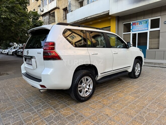 Toyota Land Cruiser Prado-5