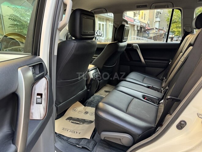 Toyota Land Cruiser Prado-8