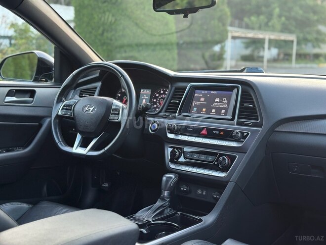 Hyundai Sonata-17