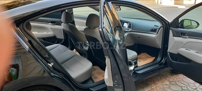 Hyundai Elantra 2018, 128,000 km - 2.0 l - Bakı