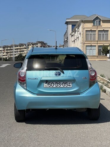 Toyota Prius C 2014, 148,097 km - 1.5 л - Bakı