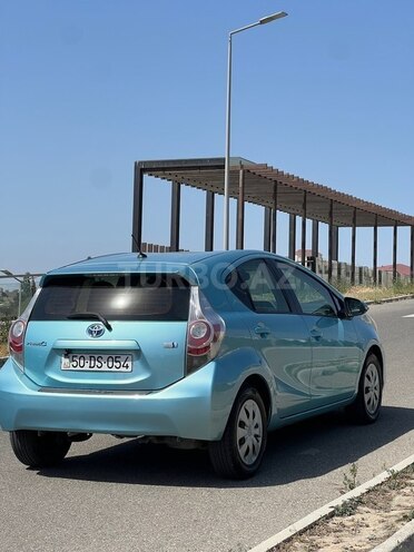 Toyota Prius C 2014, 148,097 km - 1.5 л - Bakı