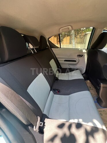 Toyota Prius C 2014, 148,097 km - 1.5 л - Bakı