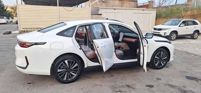 Changan Qiyuan A05-5