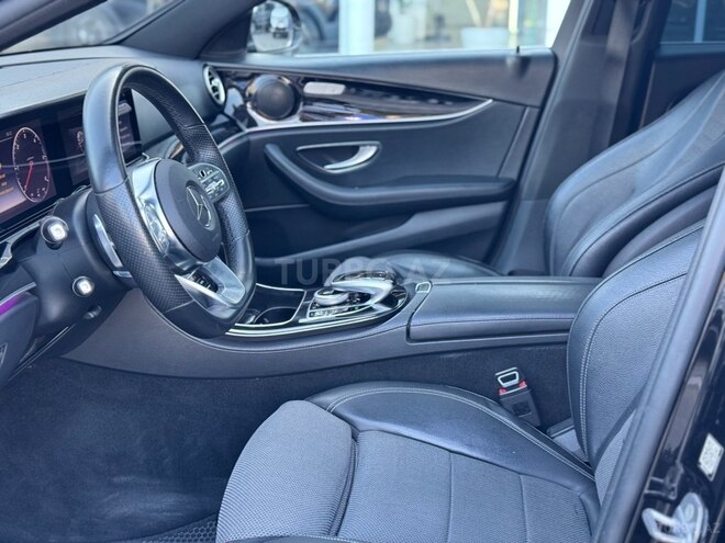Mercedes E 300 d-3