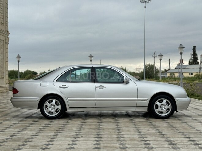 Mercedes E 220 d 2002, 312,000 km - 2.2 л - Saatlı