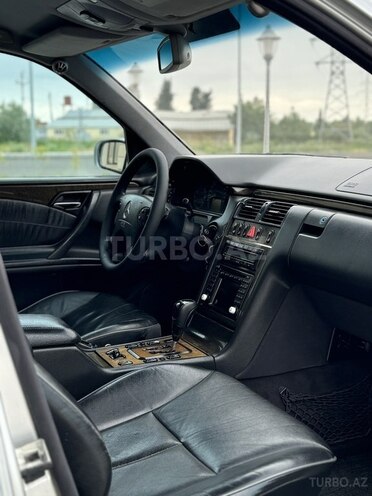 Mercedes E 220 d 2002, 312,000 km - 2.2 л - Saatlı