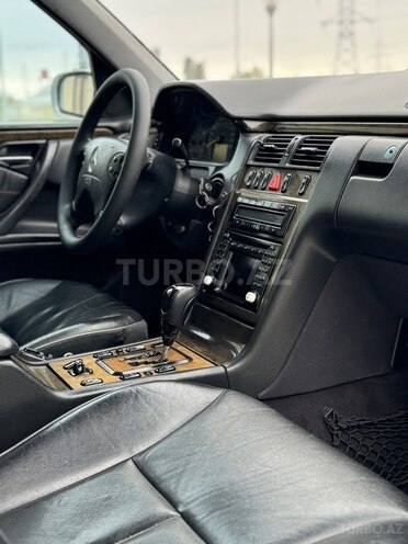 Mercedes E 220 d 2002, 312,000 km - 2.2 л - Saatlı