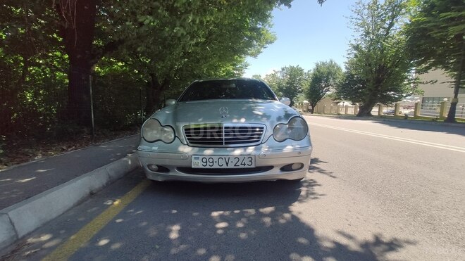 Mercedes C 240 2002, 354,000 km - 2.6 л - Qəbələ