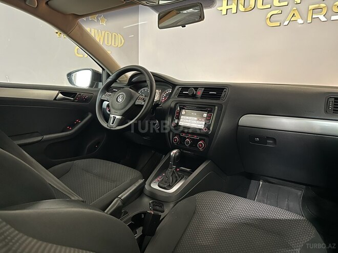 Volkswagen Jetta-14