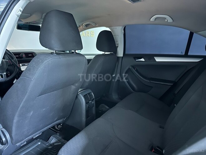 Volkswagen Jetta-20