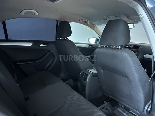 Volkswagen Jetta-19