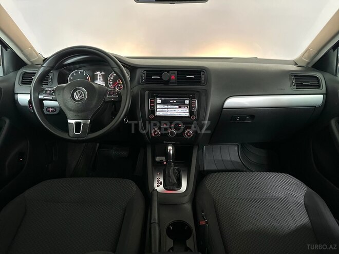 Volkswagen Jetta-17