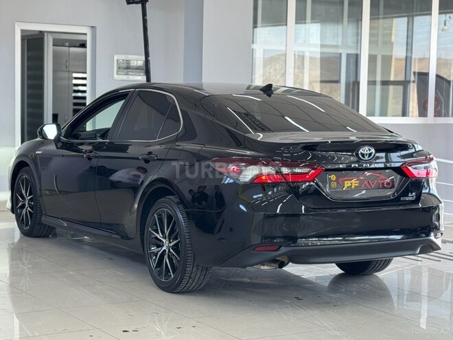 Toyota Camry-7