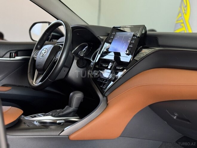Toyota Camry-13