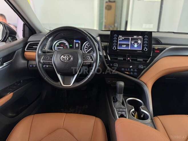 Toyota Camry-16