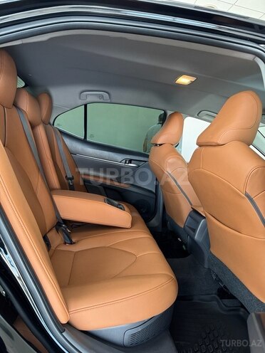 Toyota Camry-14