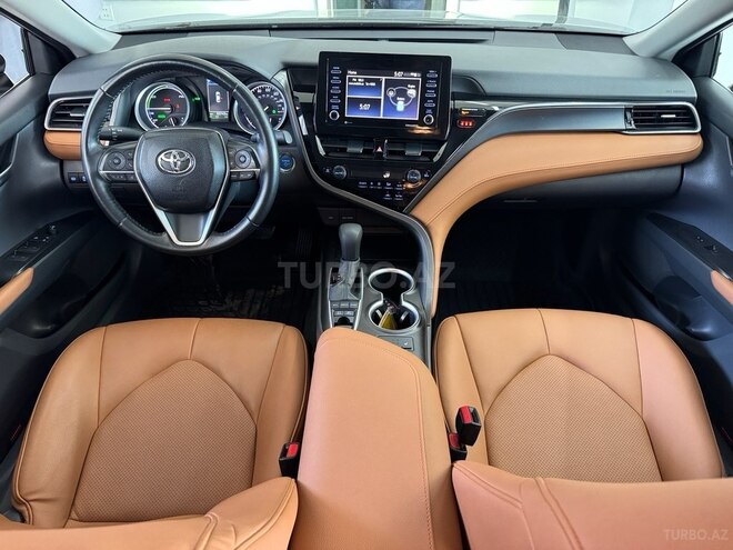 Toyota Camry-15