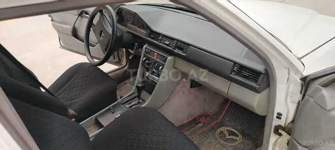 Mercedes E 200 1993, 234,123 km - 2.0 l - Bakı