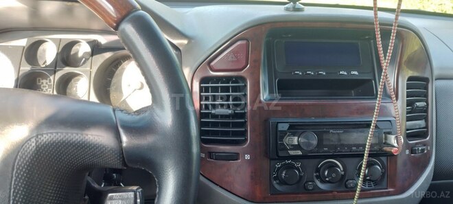 Mitsubishi Pajero 2005, 323,000 km - 3.0 l - Qax