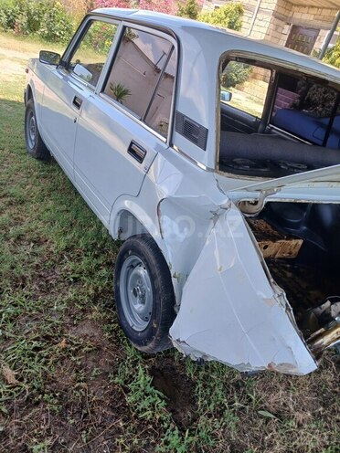 LADA (VAZ) 2107 2005, 96,000 km - 1.6 l - Salyan