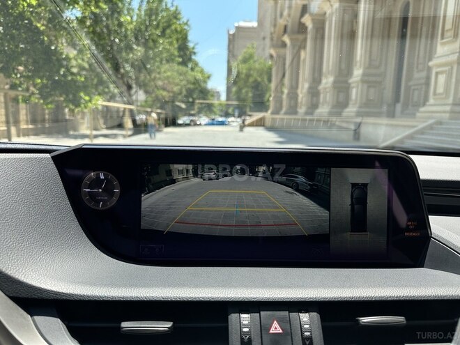 Lexus ES 300h 2021, 61,000 km - 2.5 l - Bakı