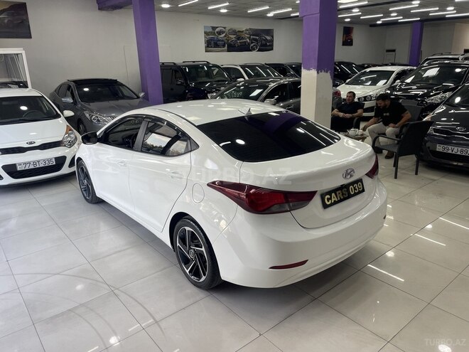 Hyundai Elantra-14