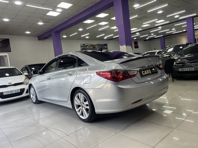 Hyundai Sonata-10