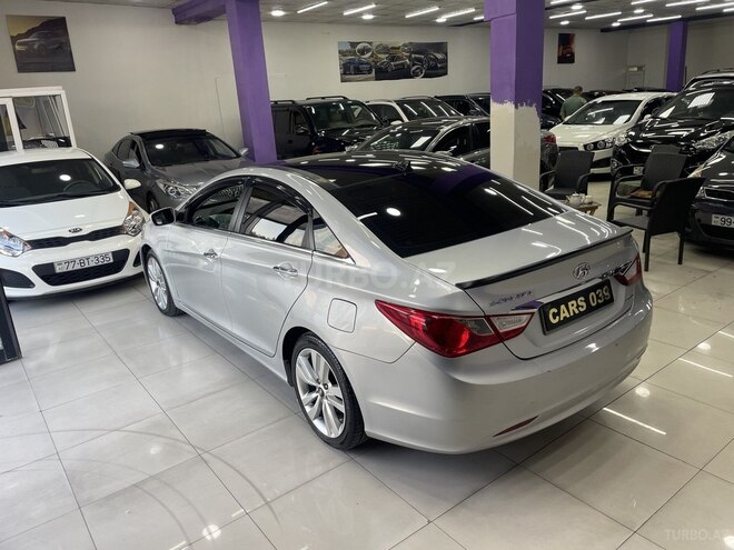 Hyundai Sonata-11